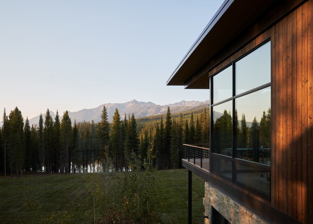 c Kevin Scott Ulerys Lake Residence9913 B v2